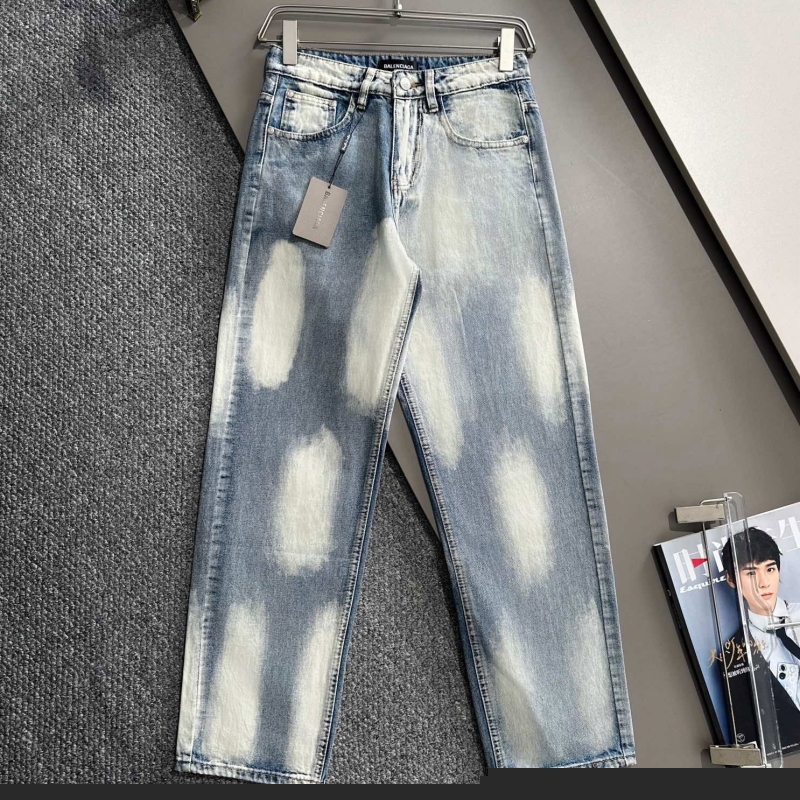 Ba*len*cia*ga jeans